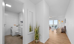 Shower, hair dryer - Cannes - 2nd Floor, Balcony, Harbor View, Private Parking, Washing Machine (Olpenitz)