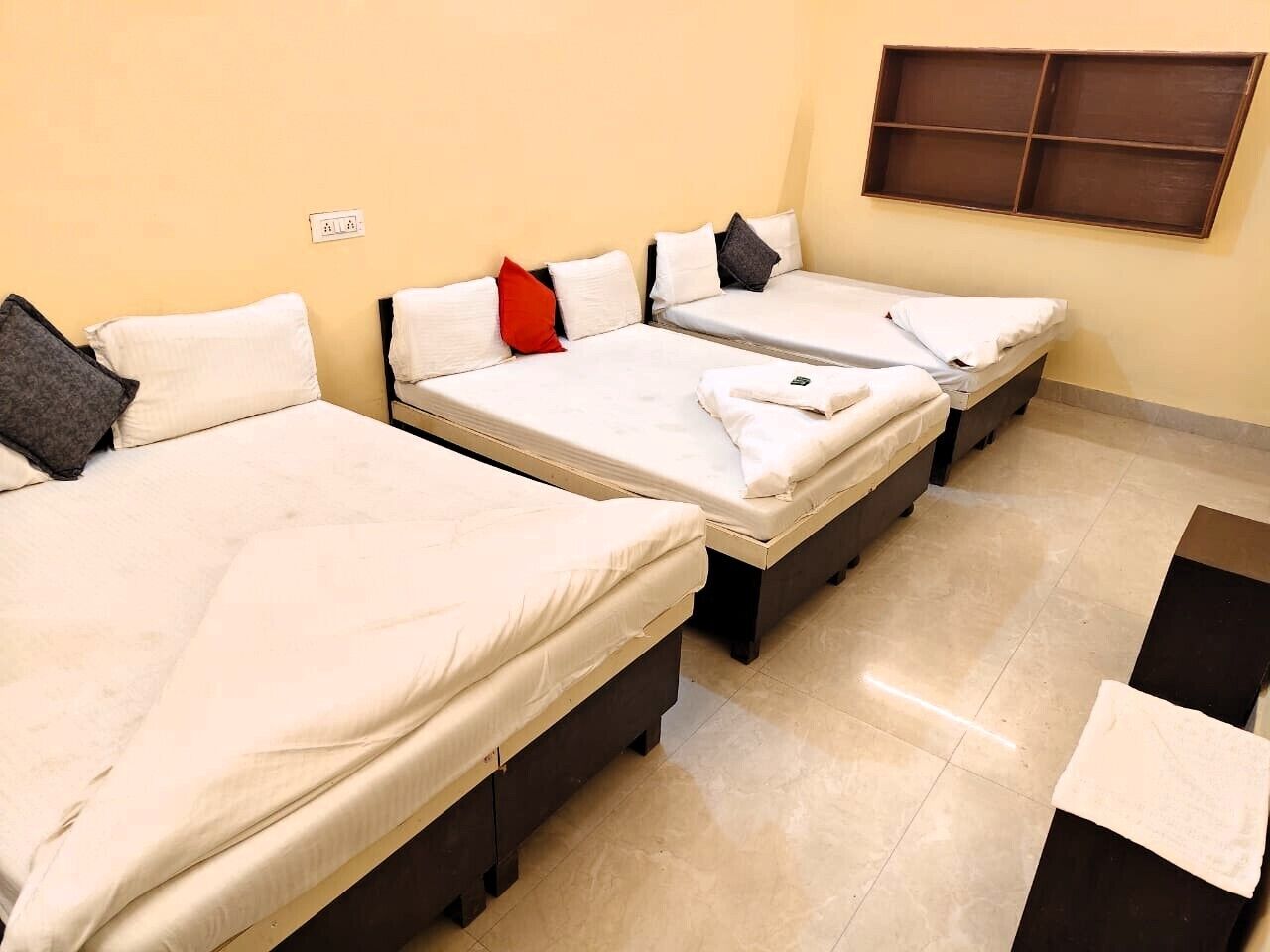 4 人部屋 | WiFi (無料)