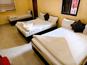 Family Room | Free WiFi - Hotel Shree (Varanasi)