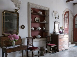 Interior - Privatzimmer im Schloss Seefront Zamagna, Mali Zaton NO. 5 by Interhome (Zaton)