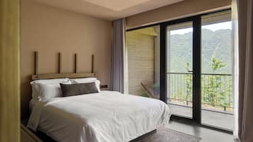 Signatur-suite | Gratis minibar, skrivebord, mørklægningsgardiner, strygejern/strygebræt