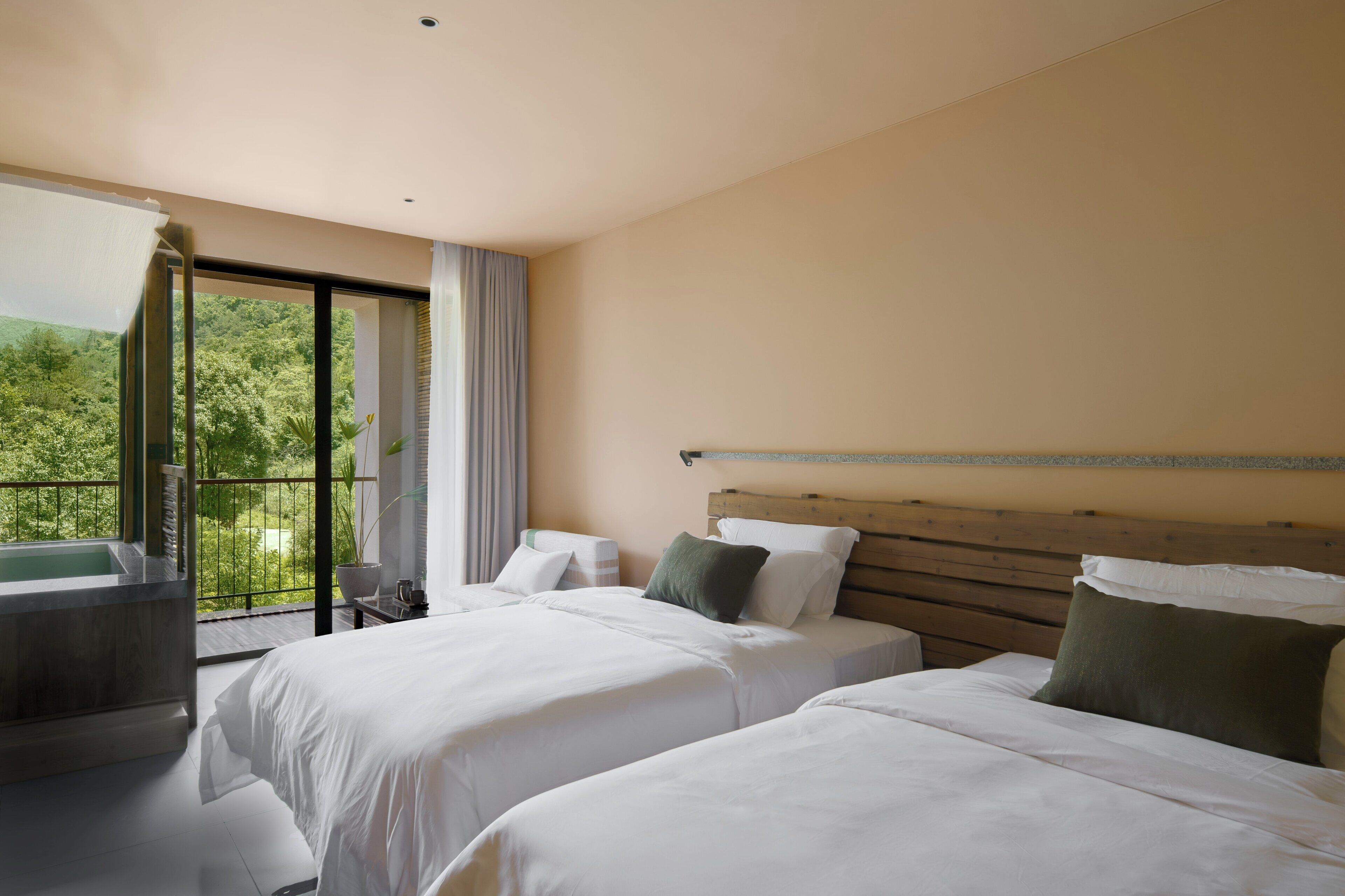 Classic Twin Room | Free minibar, desk, blackout drapes, iron/ironing board