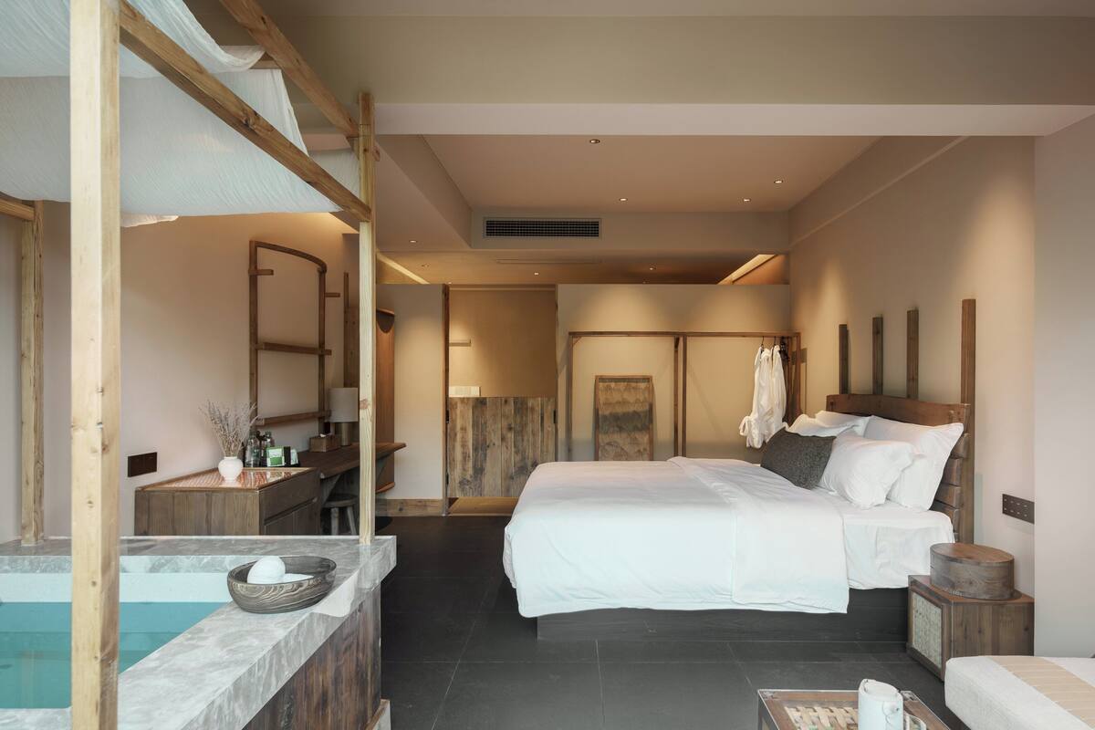 Standard Double Room | Free minibar, desk, blackout drapes, iron/ironing board