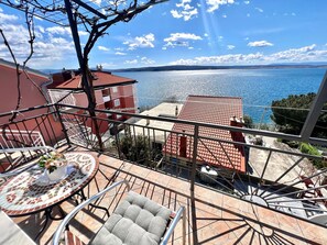 Outdoor dining - Studio-Wohnung Mare 2 by Interhome (Crikvenica/Dramalj)