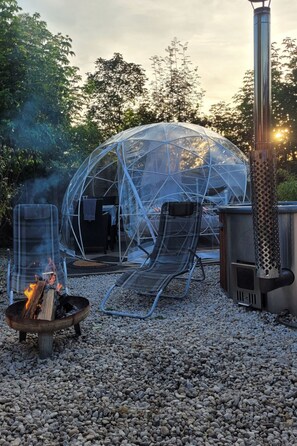 Inside other - Bubble Übernachtung im Fichtelgebirge by Interhome (Neuhaus)