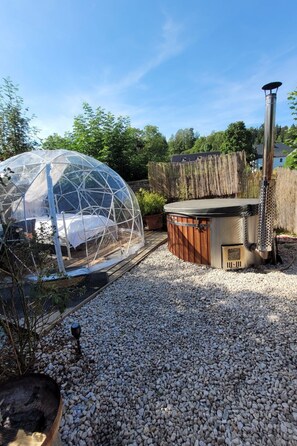 Inside other - Bubble Übernachtung im Fichtelgebirge by Interhome (Neuhaus)
