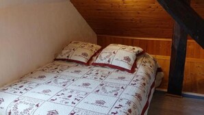 1 chambre, bureau, fer et planche à repasser, accès au Wi-Fi (inclus)