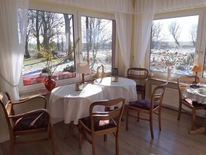 Dining - Doppelzimmer mit Frühstück by Interhome (Greetsiel)