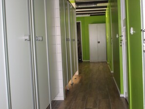 Interior - Handwerkerwohnung mit 4 günstigen Einzelzimmern by Interhome (Toppenstedt)