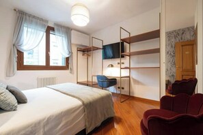 3 bedrooms, iron/ironing board, WiFi, bed sheets - Ca Forte Residence (Venezia)