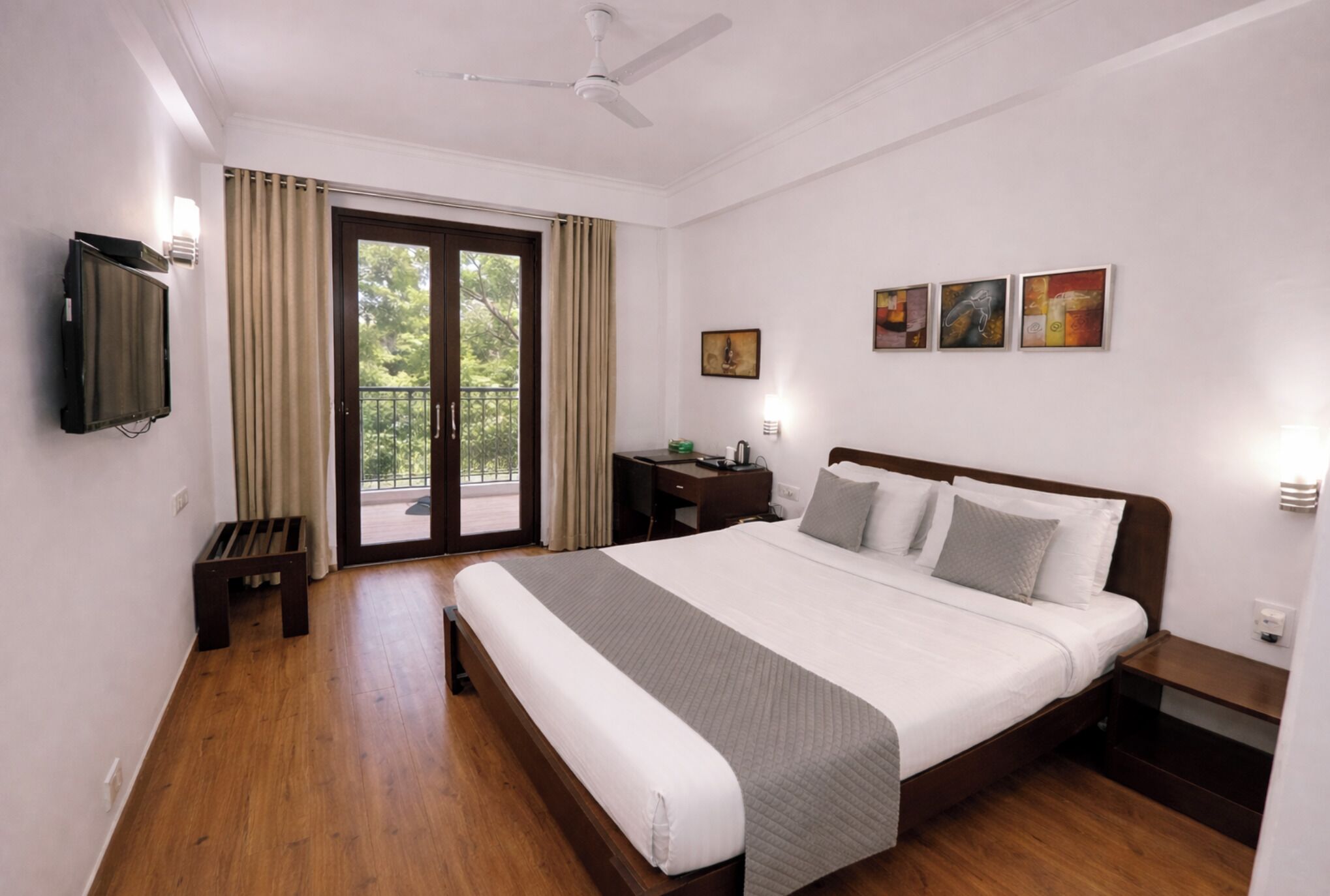 獨特裝潢、布置獨特、書桌、筆電工作空間