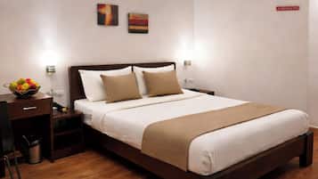 Desk, laptop workspace, iron/ironing board, free WiFi