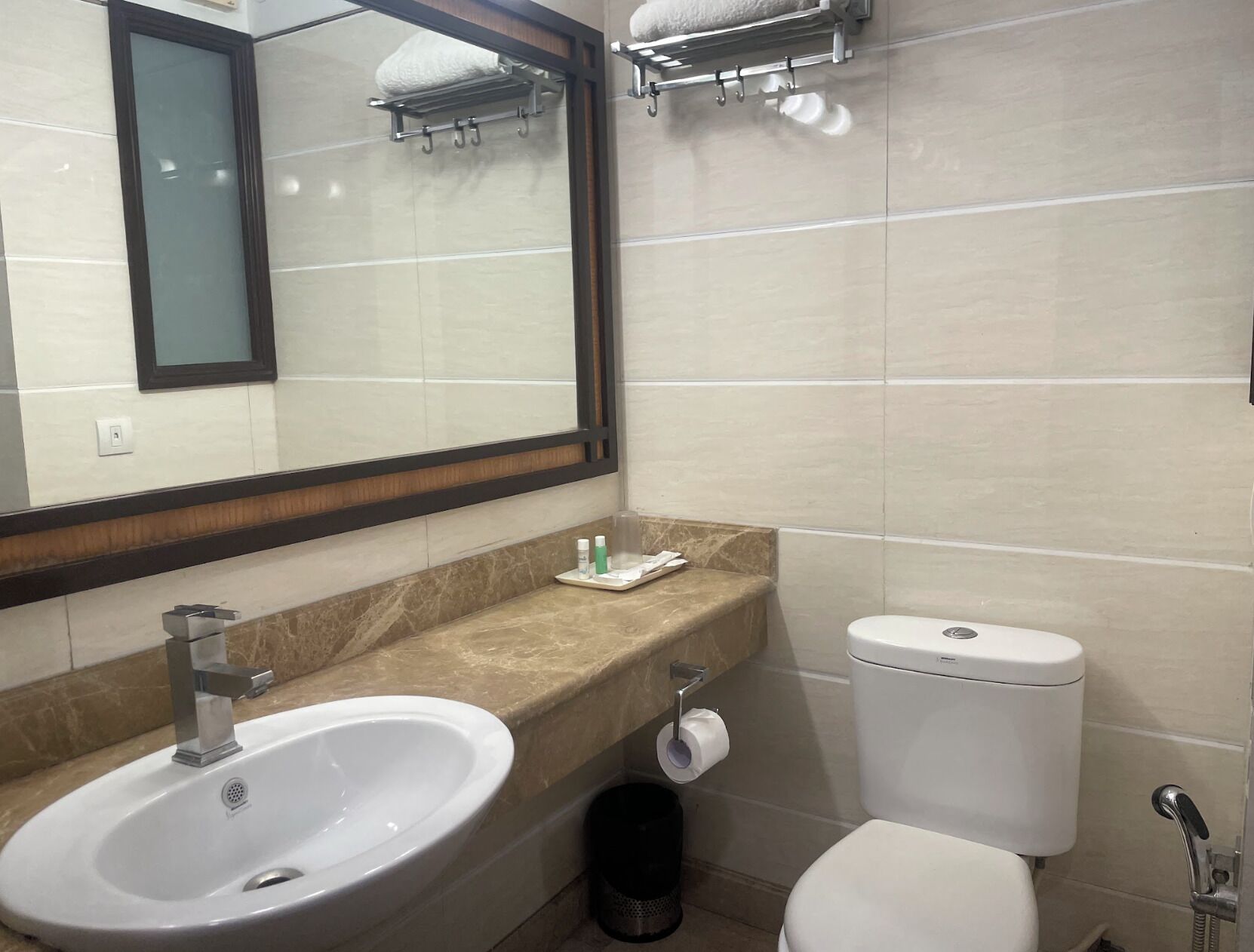 Executive Double Room | Bathroom | Shower, free toiletries, towels, soap