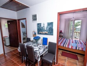 Internet - Ferienappartement am Meer mit Terrasse by Interhome (Bigova)