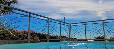 室外泳池、暖水池