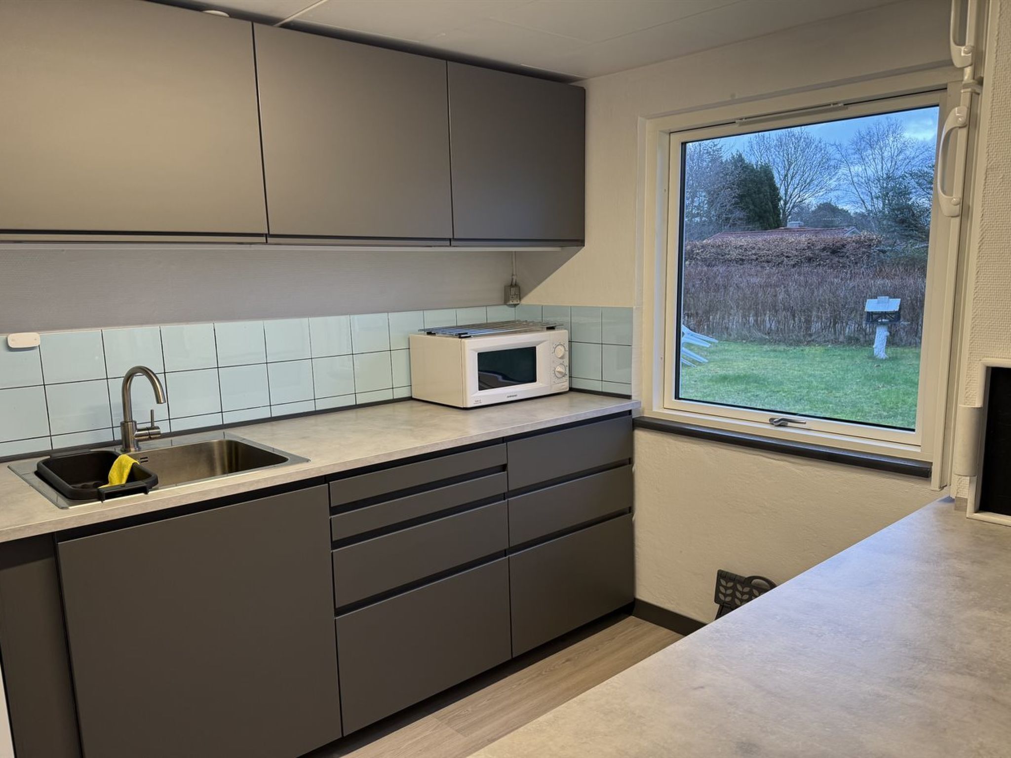 Kjøleskap, mikrobølgeovn, ovn og oppvaskmaskin