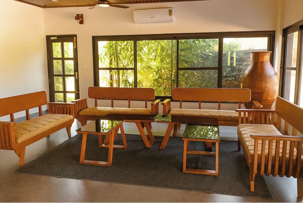 Lobby lounge - Sonemale Resort Chikmagalur (Mudigere)