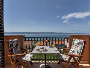 Outdoor dining - Gasthaus Lazeta by Interhome (Omiš)