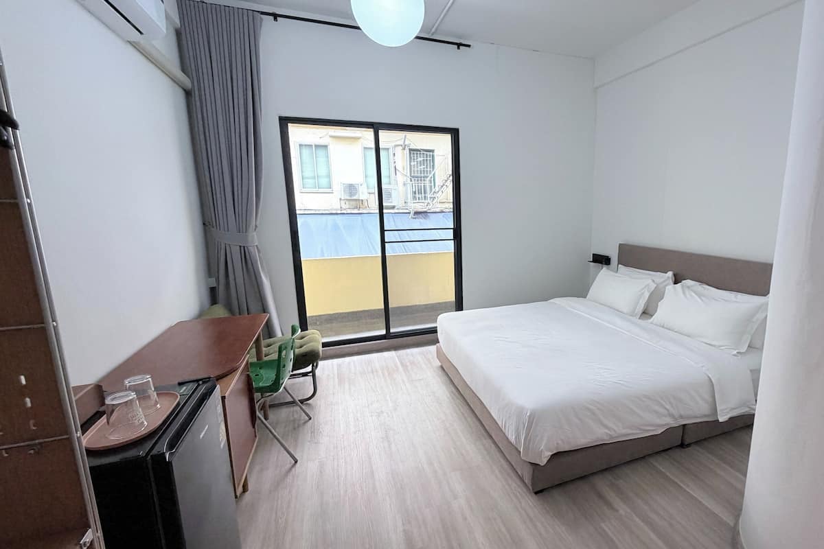 Superior Room | Meja, ruang kerja komputer riba, Wi-fi percuma 