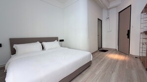 Superior Room | Desk, iron/ironing board (on request), WiFi (free) - Brown H (Bangkok)