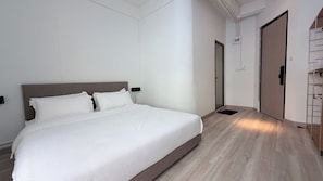 Superior Room | Meja, ruang kerja komputer riba, Wi-fi percuma 