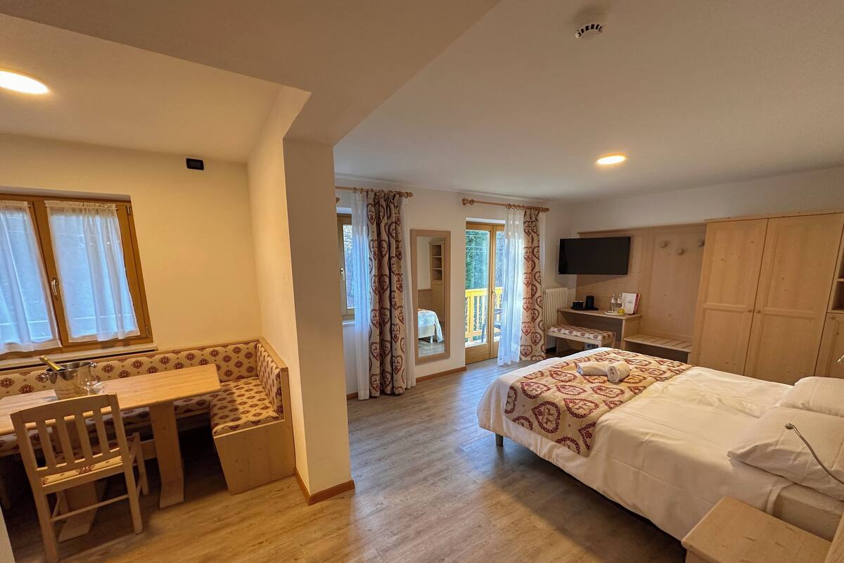Family Suite, Balcony, Mountain View | Down comforters, in-room safe, cribs (surcharge), WiFi (free)