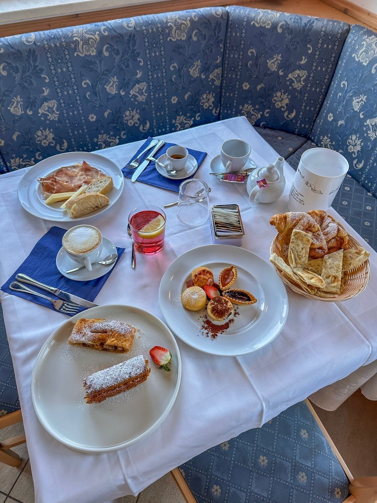 Petit déjeuner buffet compris tous les jours