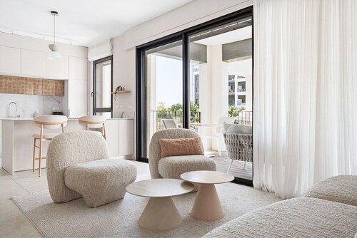 MAMAD Brand New with Terrace next to Park by FeelHome