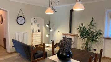 Deluxe-Apartment, Küche, Gartenblick | Innenbereich