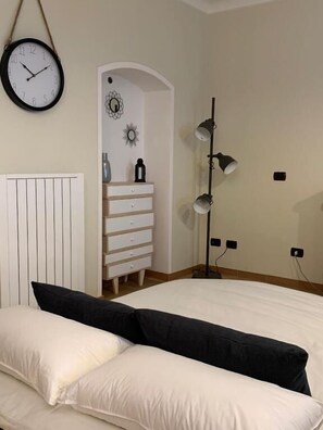 Apartamento luxo, cozinha, vista para o jardim | Cofres nos quartos, cortinas blackout, ferros/tábuas de passar roupa