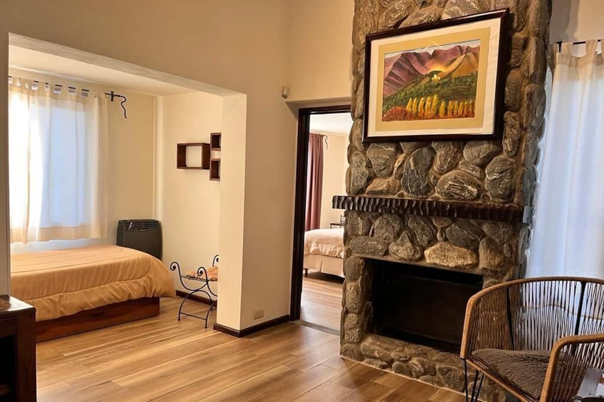 Comfort Cabin, Mountain View | In-room safe, soundproofing, free WiFi, wheelchair access