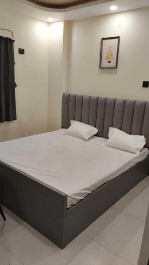 Deluxe Room | Free WiFi - Reeti Rivaaj Hotel Patna (Danapur)