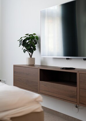 Iron/ironing board, free WiFi - RentPlanet - Apartament Chmielna (Warsaw)