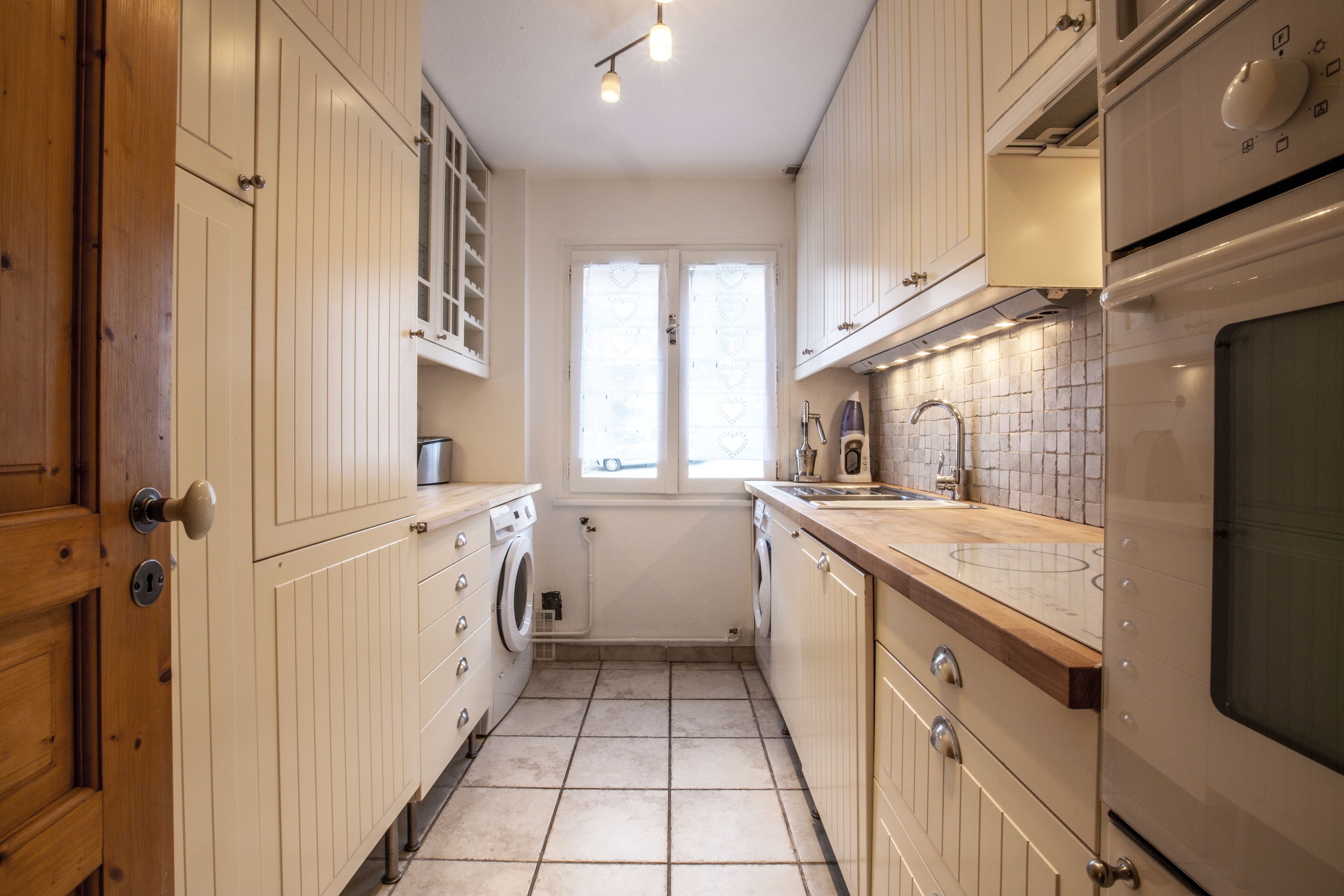 Fridge, oven, dishwasher, toaster