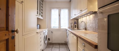 Fridge, oven, dishwasher, toaster