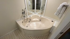 Towels - Cozy Shenandoah Escape – Tri-Level Condo Near Lake & Trails (Basye)