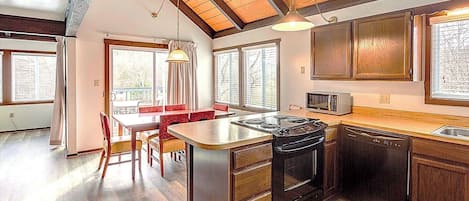 冰箱、微波炉、烤箱、炉灶