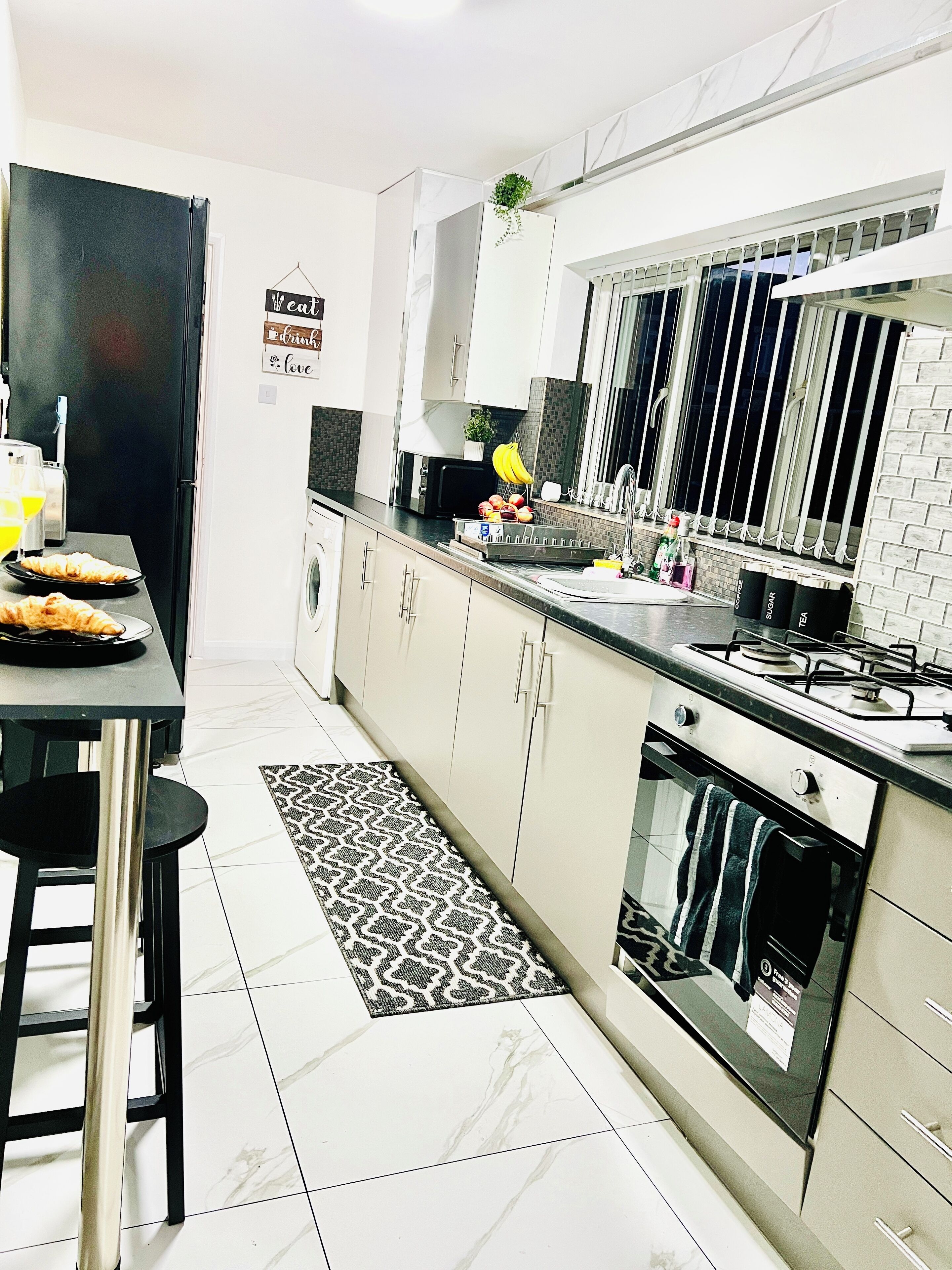 Refrigerador, microondas, horno, placa de cocina