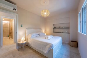 7 bedrooms, iron/ironing board, bed sheets - VILLA OLIVE AND LEMON ESCAPE - A breath between sky and sea, where peace becomes emotion (Rapallo)