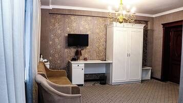 Tomannsrom – superior | Skrivebord, skrivebord for bærbar PC, lydisolert og wi-fi (inkludert)