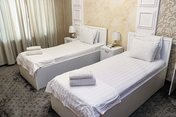 Luxury Room | Desk, laptop workspace, soundproofing, free WiFi