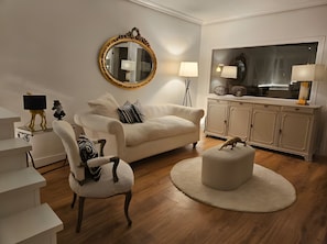 TV, fireplace - Last-Minute Offer in Torrelodones! (Torrelodones)