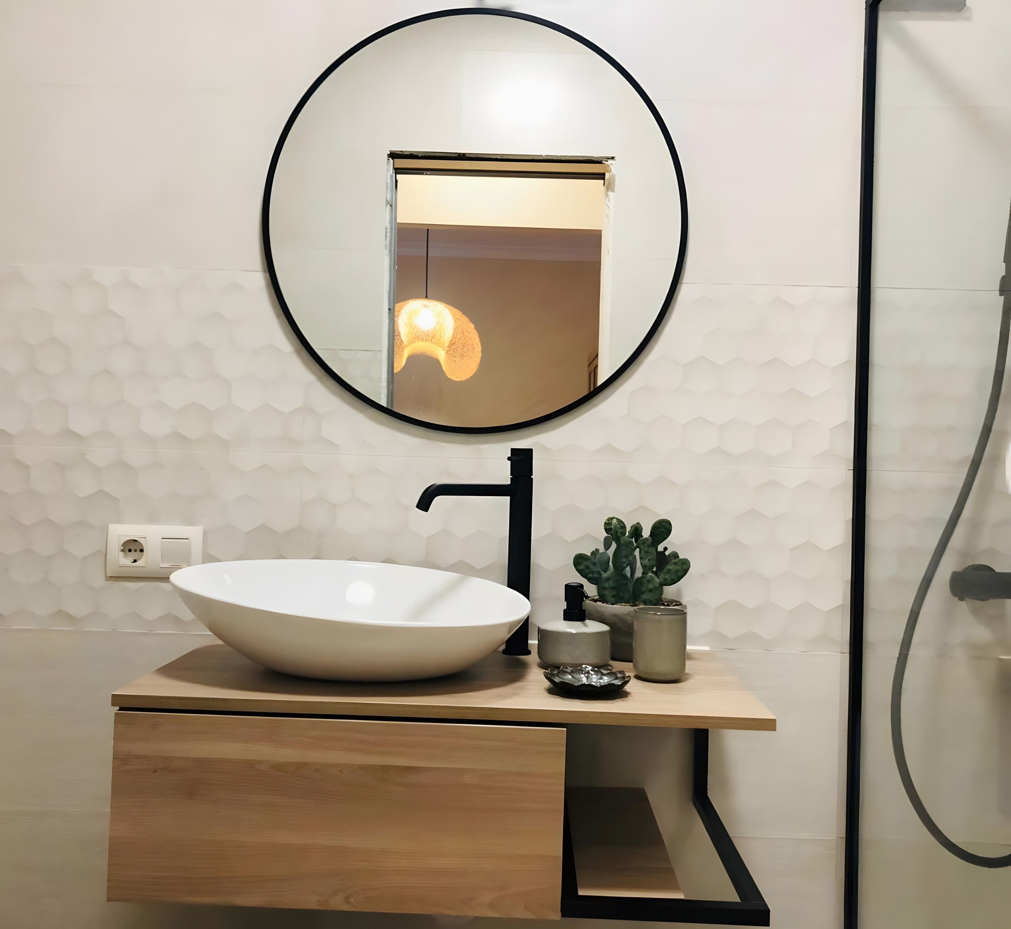 Een douche, handdoeken