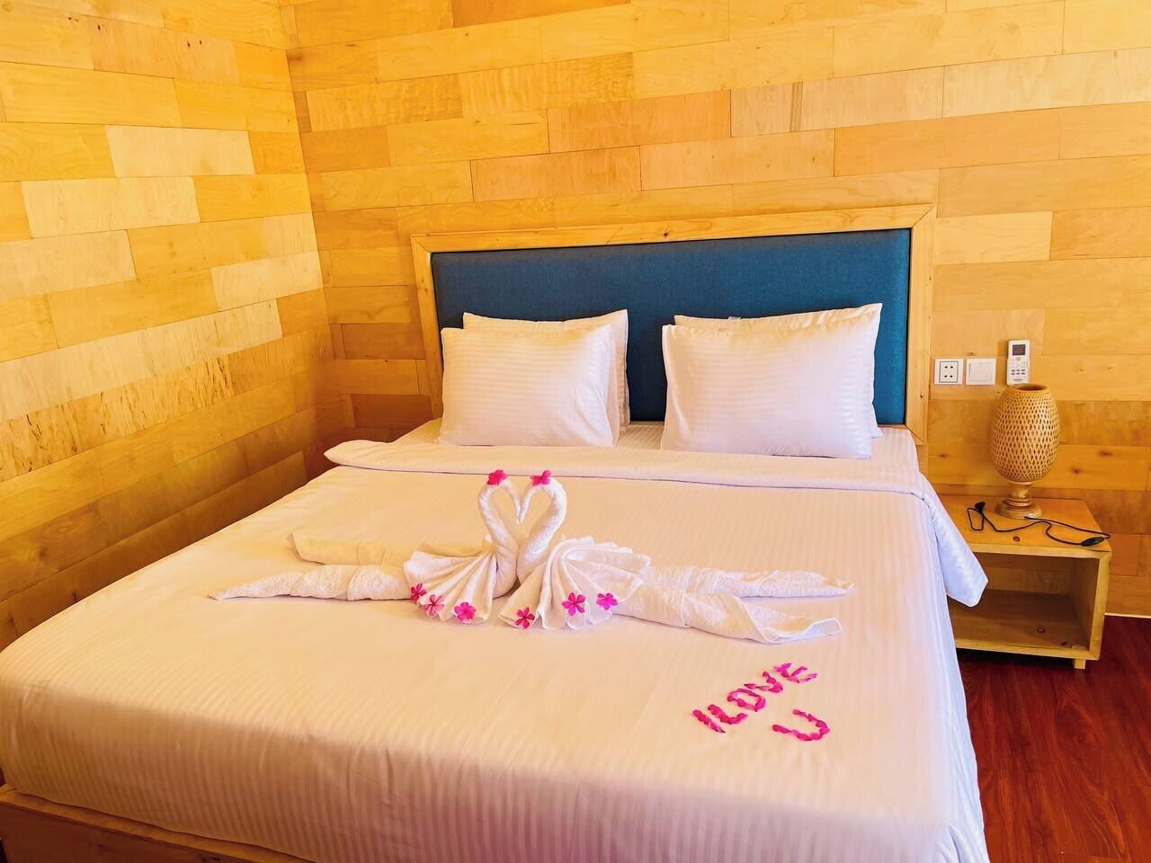 Superior Suite, Balcony, Sea View | In-room safe, iron/ironing board, free WiFi