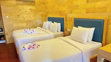 Deluxe Twin Room, 2 Bedrooms, Balcony | In-room safe, iron/ironing board, free WiFi