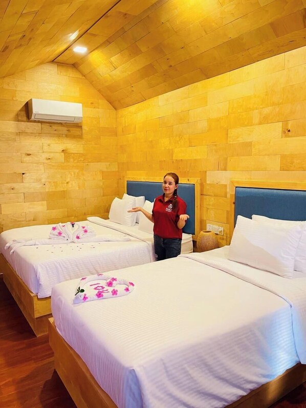 Deluxe Twin Room, 2 Bedrooms, Balcony - Royal C Beach Resort (Koh Rong)