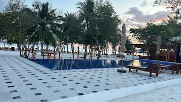 屋外プール、プール パラソル