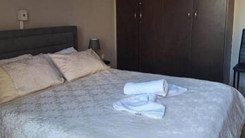 2 habitaciones, tabla de planchar con plancha y wifi gratis