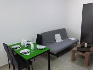 Interior - 2br-7 Guests-free Parking-pool-aircon (Paralimni)