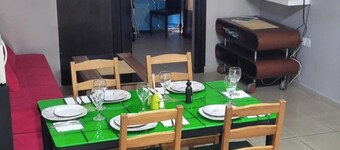 2br-7 Guests-free Parking-pool-aircon